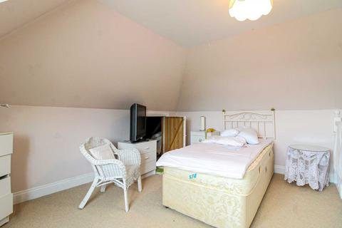 1 Cross Way, Lewes, BN7 1NE