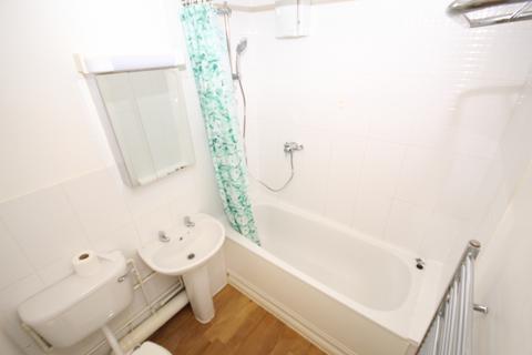 Studio to rent, Pempath Place, Wembley, Middlesex, HA9