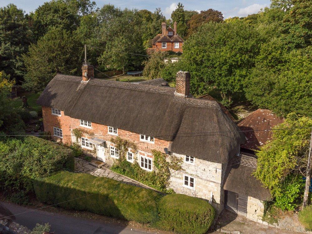 Cottage on the Bank, Ebbesbourne Wake, Salisbury, SP5 4 bed house £