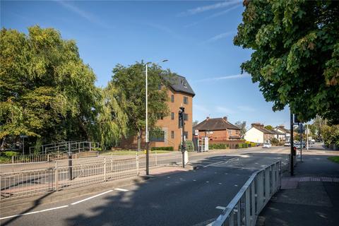 1 bedroom apartment for sale - Frays Court, Cowley Road, Uxbridge, Middlesex, UB8