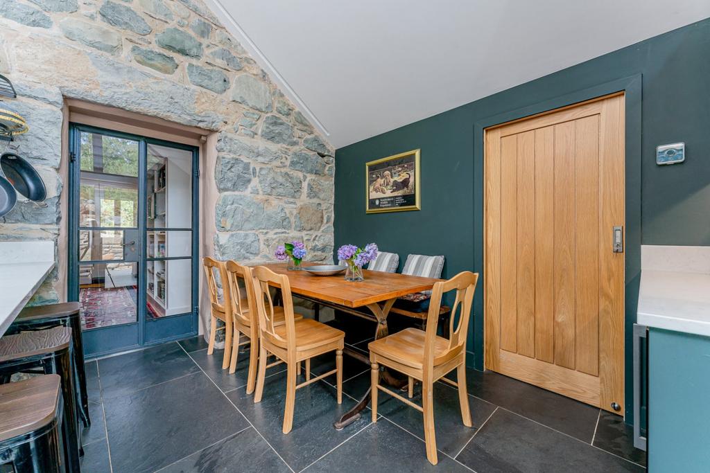 Dolgellau, Gwynedd 4 bed detached house for sale £600,000