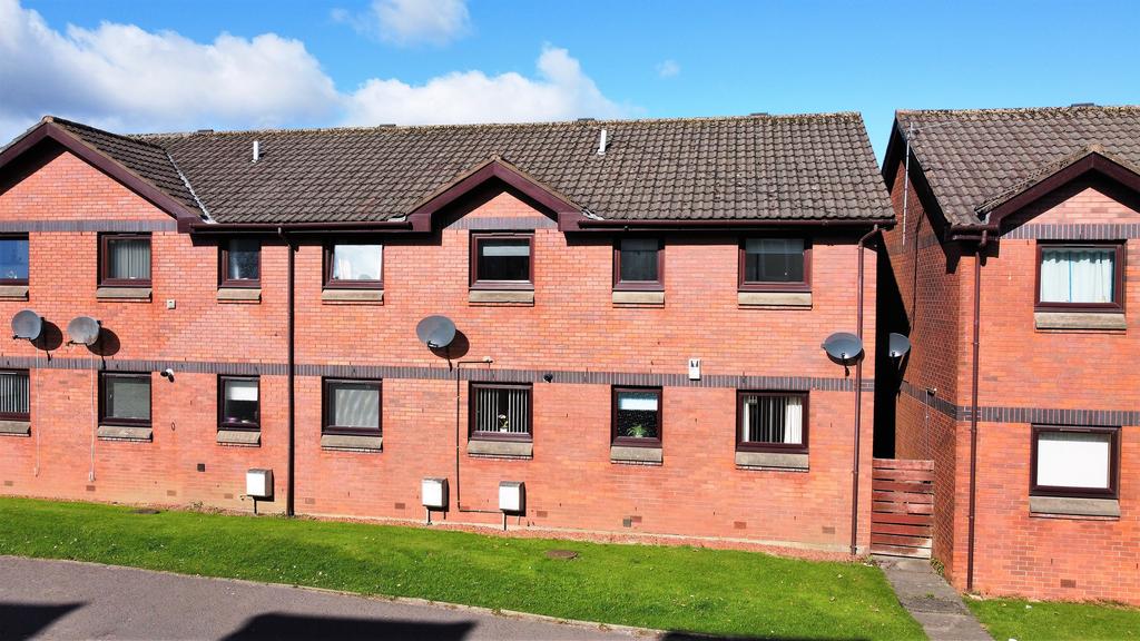 Broadlie Court, Neilston G78 2 bed ground floor flat £90,000