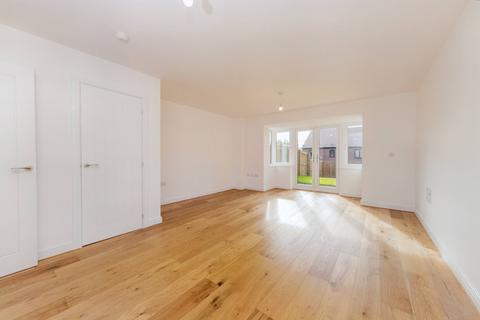 4 bedroom semi-detached house to rent - Gloucester Close, Corbridge  NE45
