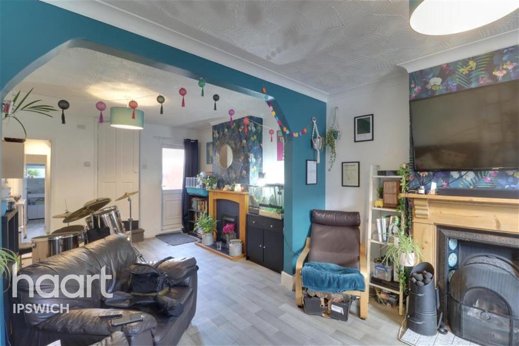Wellesley Road, Ipswich 3 bed terraced house £950 pcm (£219 pw)