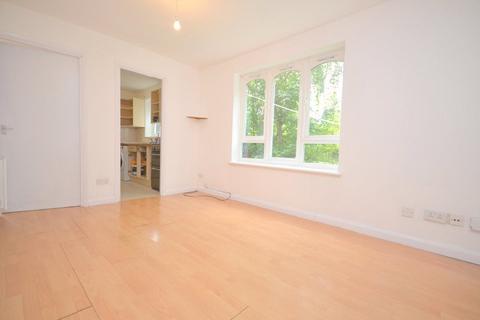 1 bedroom apartment to rent, Frazer Close, Romford, Essex, RM1