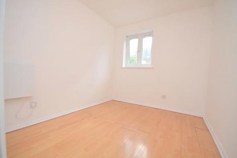 1 bedroom apartment to rent, Frazer Close, Romford, Essex, RM1