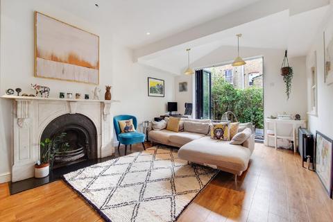 23b Aubert Road, London, N5 1TX