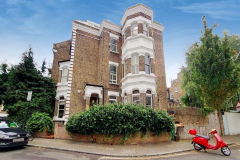23b Aubert Road, London, N5 1TX
