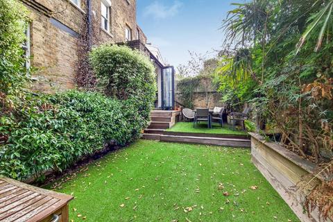23b Aubert Road, London, N5 1TX