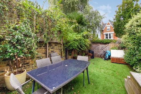 23b Aubert Road, London, N5 1TX