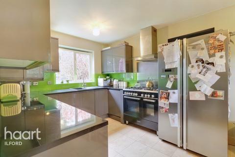 30 Wisteria Close, Ilford, IG1 2BH