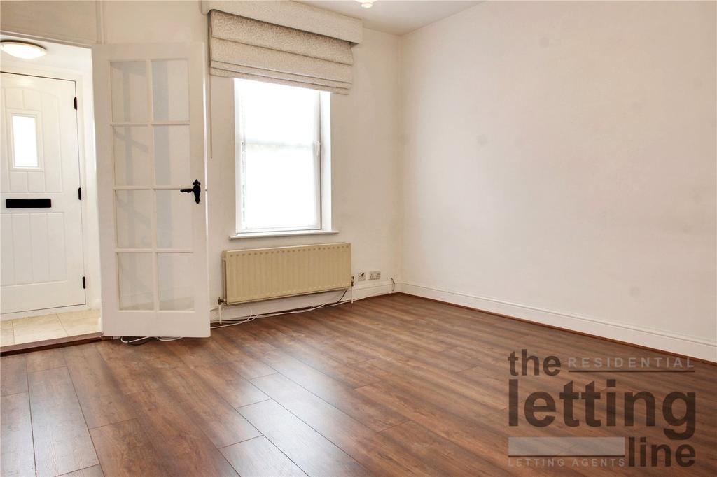 Sterling Road, Enfield, Middlesex, EN2 2 bed house £1,600 pcm (£369 pw)