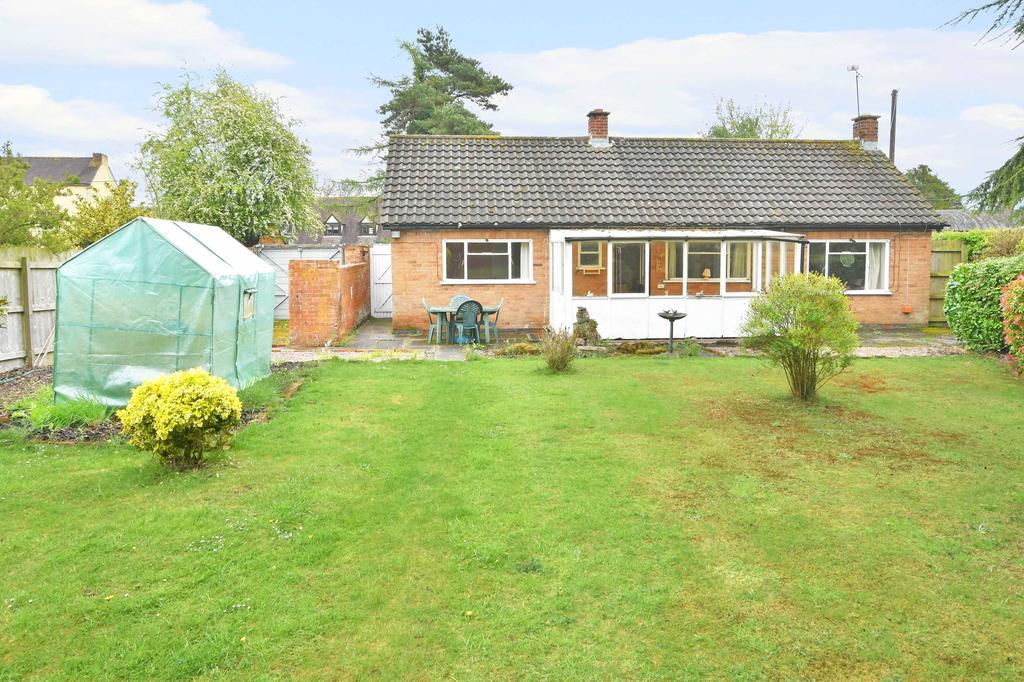 Offley, Stafford, ST21 2 bed detached bungalow £275,000