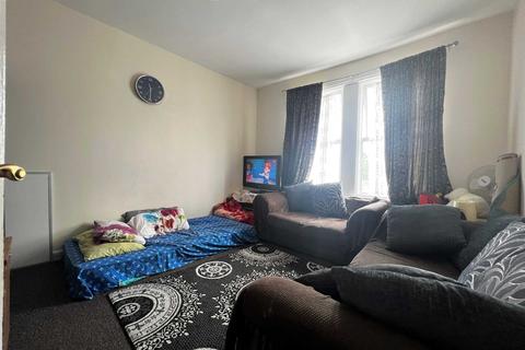 2 bedroom flat for sale - Buxton Road, Walthamstow, E17