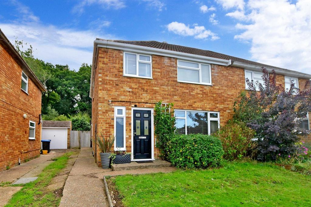 Chanctonbury Road, Burgess Hill, West... 3 bed semidetached house £