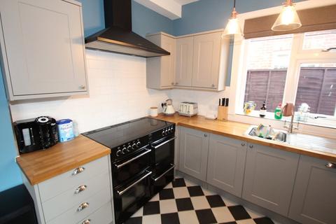 3 bedroom semi-detached house to rent, Queen Alexandra Road West, North Shields, NE29