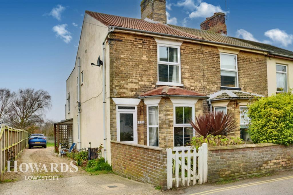 Church Road, Kessingland 3 bed end of terrace house for sale £270,000