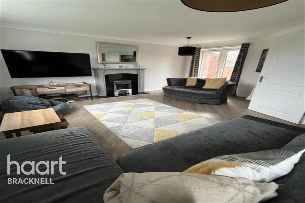 Park, RG12 3 bed terraced house £4,041 pcm (£933 pw)