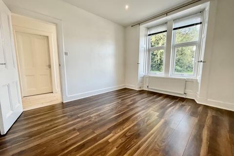 17 Dean Road, Kilbirnie, KA25 7JP