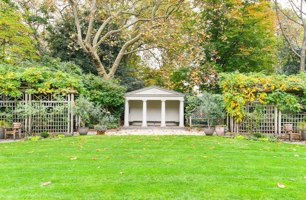 Belgrave Sq. Gardens