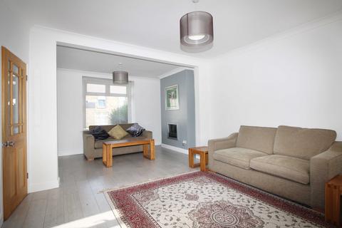 3 bedroom terraced house to rent, Bridgend Road, Llanharan CF72 9RA