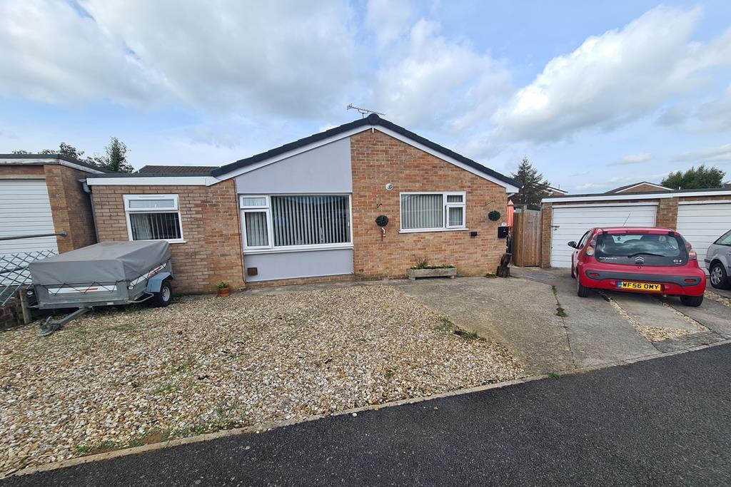 Park View, Crewkerne, TA18 2 bed detached bungalow for sale £285,000