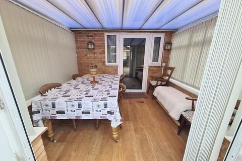 2 bedroom detached bungalow for sale, Park View, Crewkerne, TA18
