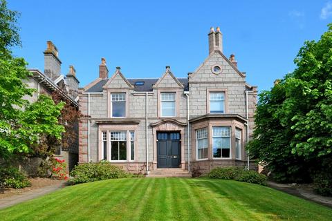 2 bedroom maisonette to rent, Dunrobin, Queens Road, Ground Floor, AB15