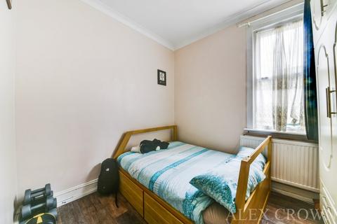 11 Holmdale Terrace, London, N15 6PH