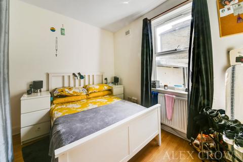 11 Holmdale Terrace, London, N15 6PH