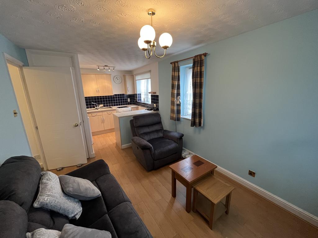 Beaufort Close, Higham Station Avenue, Chingford, E4 1 bed flat £950