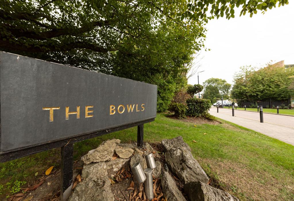 The Bowls, Chigwell, Essex 3 bed apartment for sale £450,000