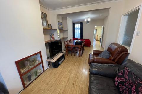 61 Queens Road, Southall, UB2 5AY