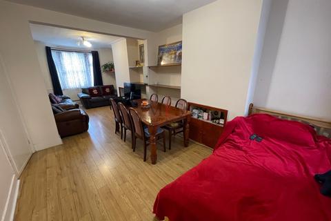 61 Queens Road, Southall, UB2 5AY