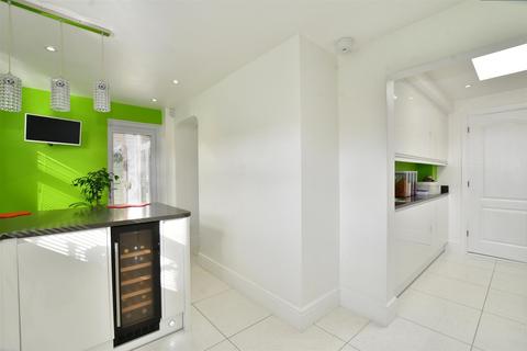 7 Sandy Way, Croydon, CR0 8QT