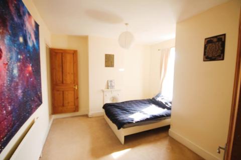 104 Pool Road, Leicester, LE3 9GE