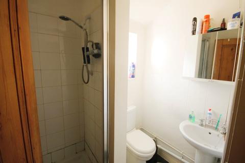 104 Pool Road, Leicester, LE3 9GE