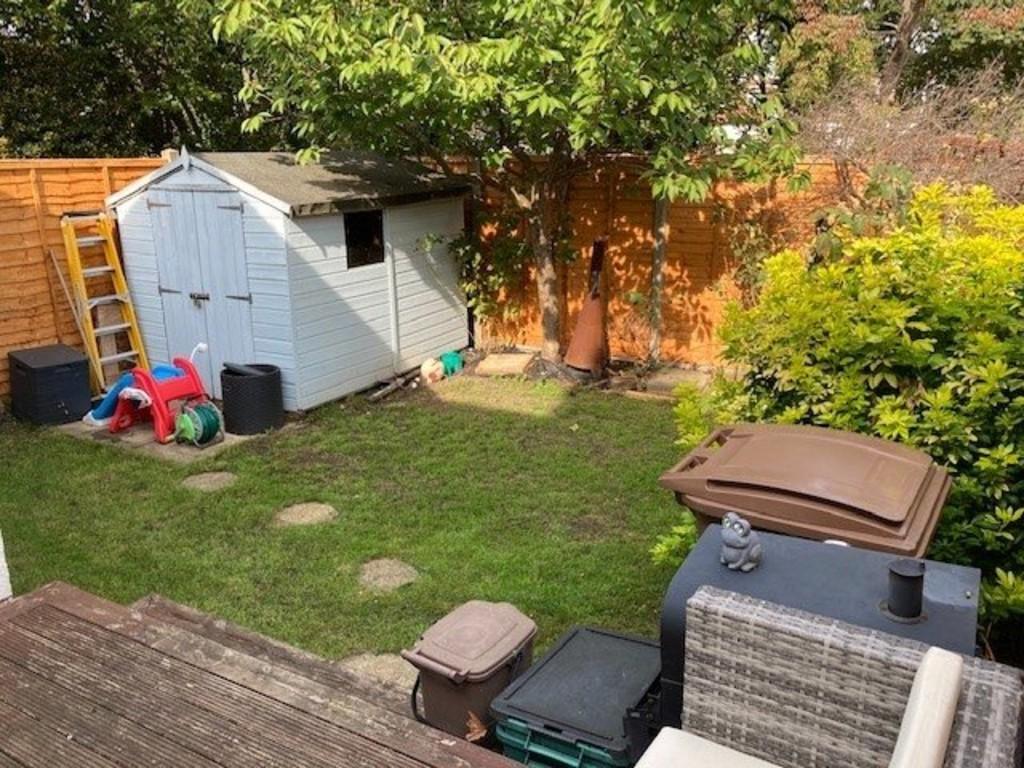 Ross Road, Wallington 2 bed ground floor £325,000