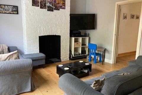 49a Ross Road, Wallington, SM6 8QP