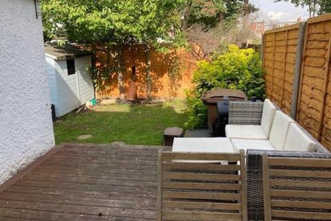 49a Ross Road, Wallington, SM6 8QP