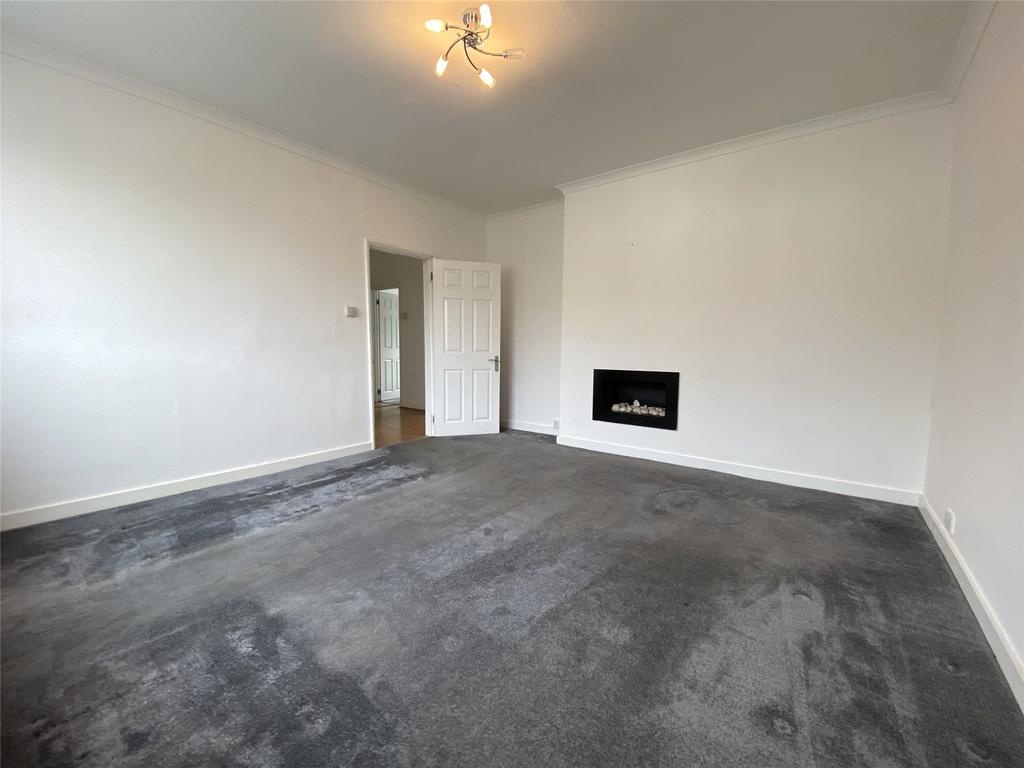 Cornfield Road, Reigate, Surrey, RH2 3 bed £1,550 pcm (£