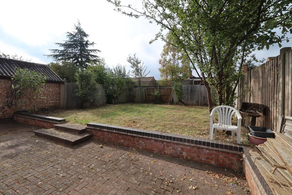 Highfields Drive, Loughborough 3 bed semidetached house £300,000