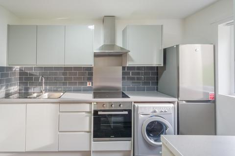 2 bedroom apartment to rent, Melcombe Road, Bath