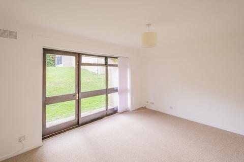 2 bedroom apartment to rent, Melcombe Road, Bath