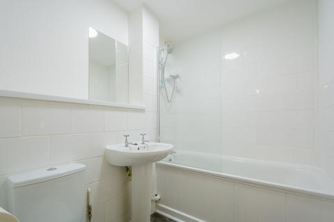 2 bedroom apartment to rent, Melcombe Road, Bath