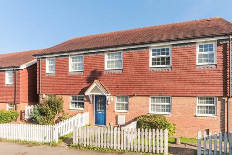 2 bedroom terraced house for sale - Conveniently Located to the Hawkhurst Colonnade