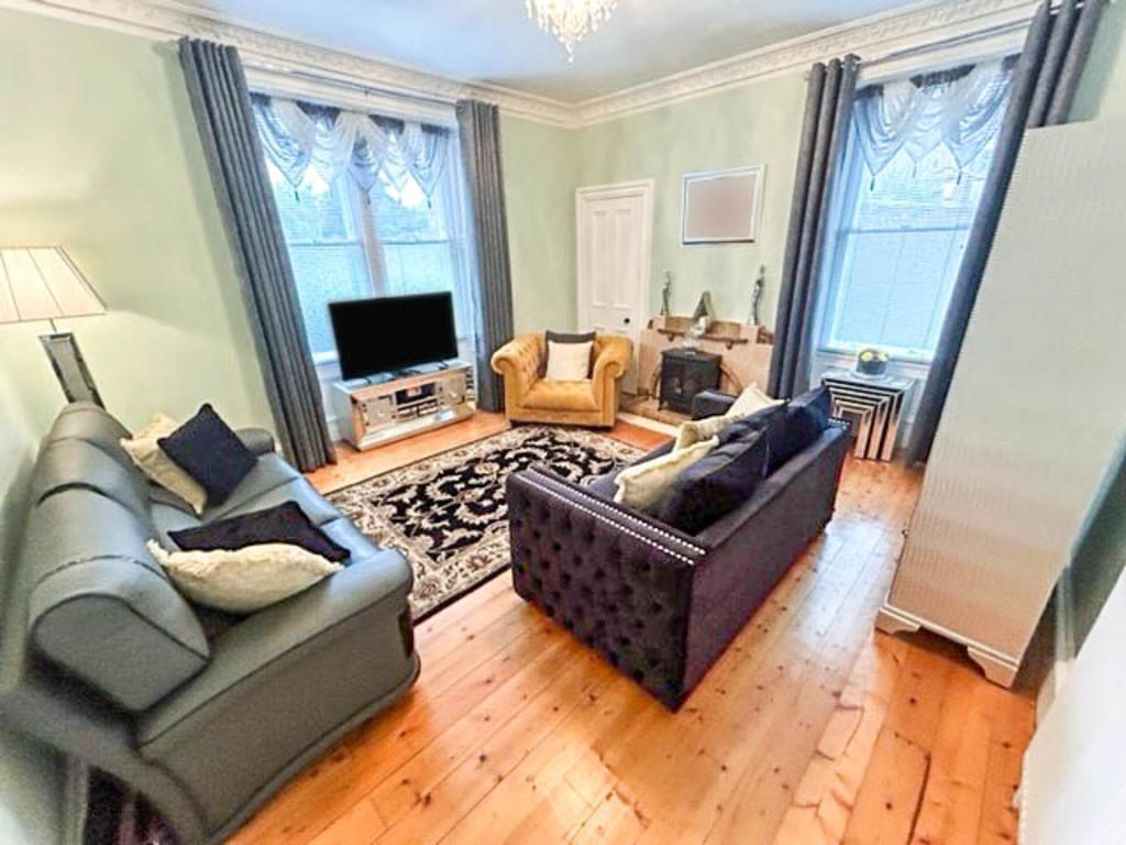 Douglas Street, Kirkcaldy 2 bed ground floor flat £169,995