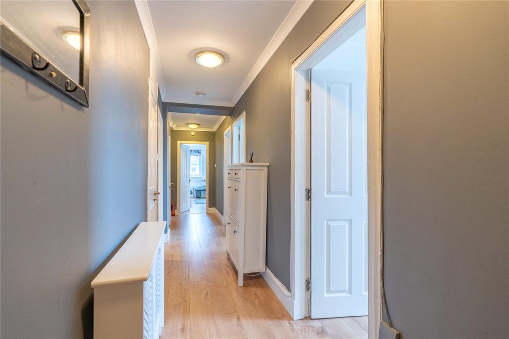 51/16 James Square, Caledonian Crescent, Edinburgh, Midlothian, EH11 3 bed flat £1,600 pcm (£