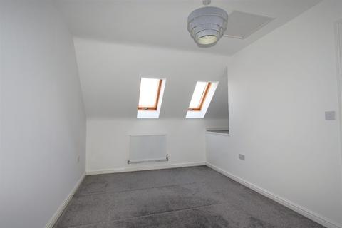 2 bedroom terraced house to rent - Grosvenor Road, Kingswood, Hull, HU7