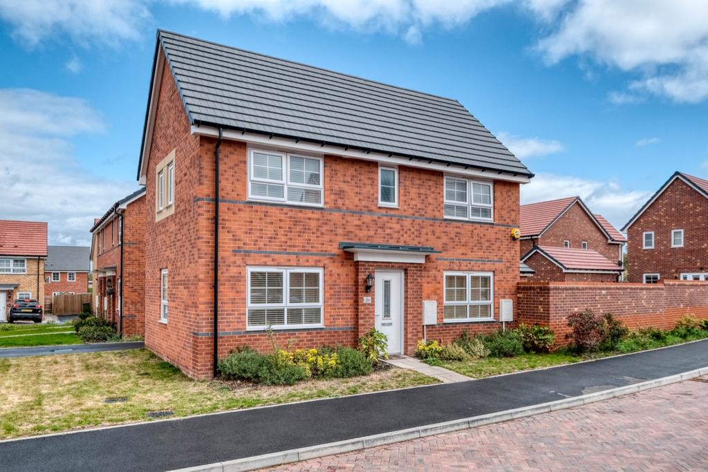 Chimney Way, Stoke Prior, Bromsgrove... 3 bed detached house £375,000